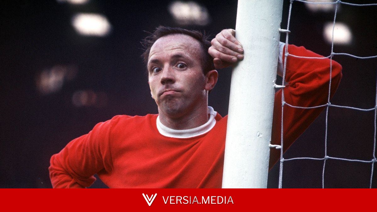 Man Utd legend's death 'contributed to by injury caused by repeatedly heading football'