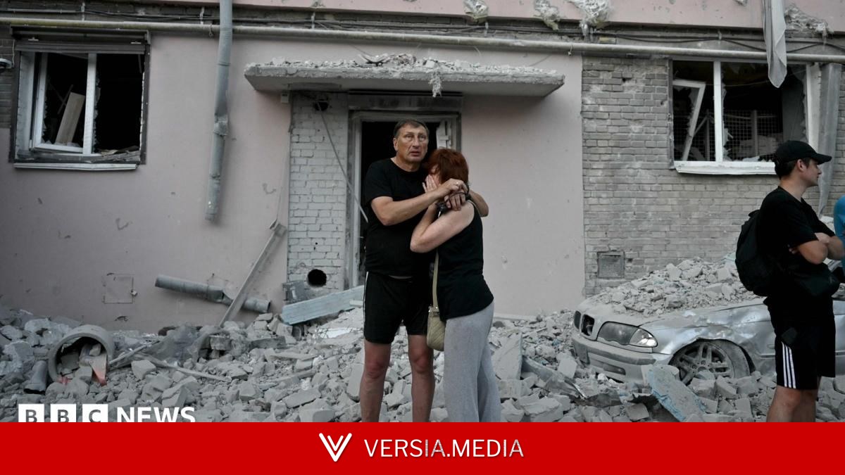 At least 13 killed in large-scale Russian missile and drone strikes on Kyiv