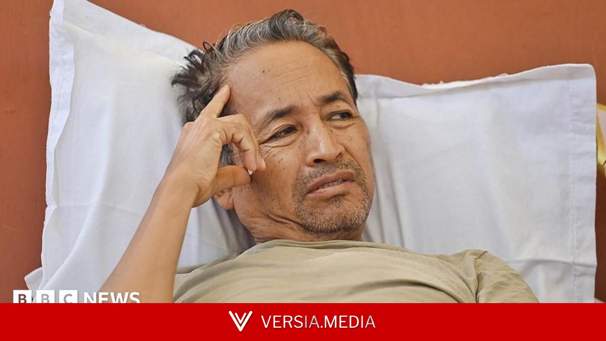 Indian activist on hunger strike for 20 days forcibly taken to hospital