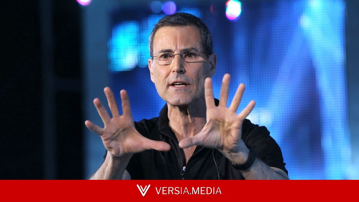 Uri Geller 'was behind bizarre ball behaviour that led to England’s controversial goal'