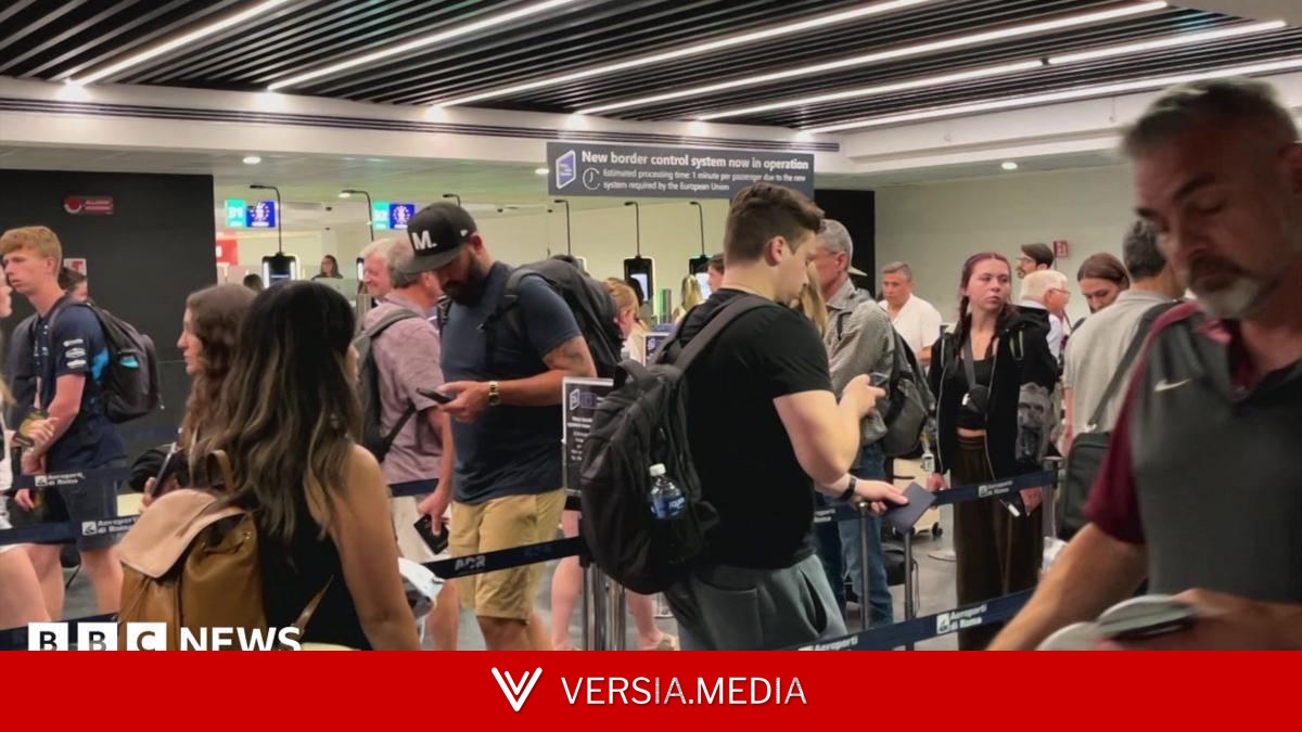 New EU border system tripling time at passport control, airport boss says