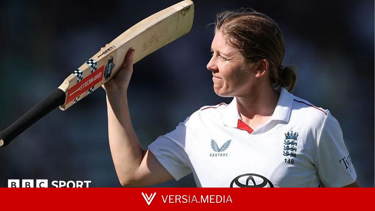 England facing defeat in Knight & Beaumont's farewell