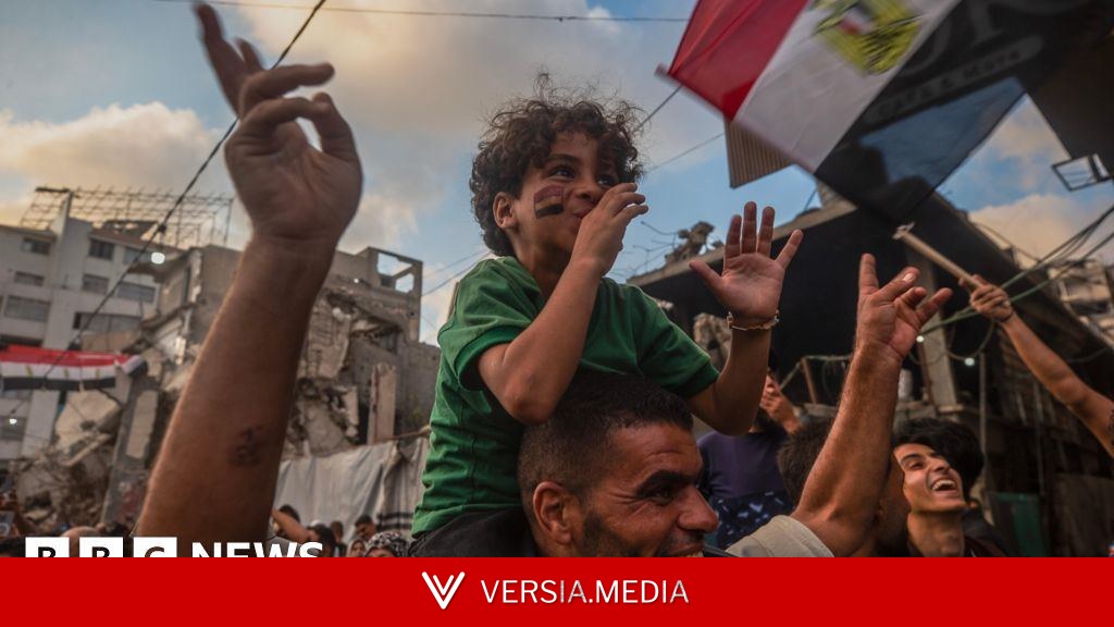 Watch: Gaza football fans watch World Cup from rubble