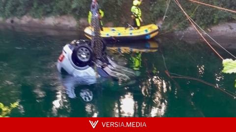 Three athletes killed as car carrying NINE teens plunges into canal after birthday party