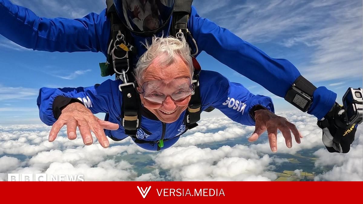 Man, 91, completes skydive for community group