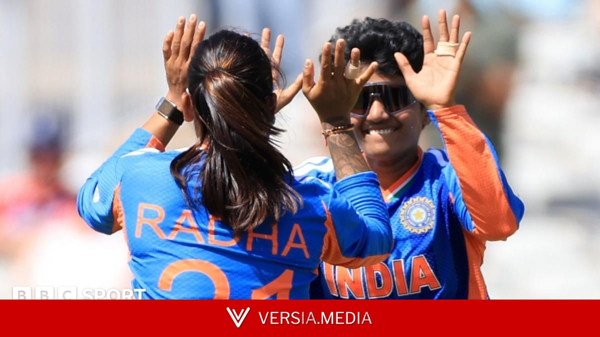 India and South Africa take semi-final fight to final day