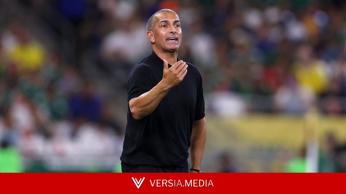 World Cup side brutally 'sack manager' at start of tournament as fans left stunned — Sport | Versia.media