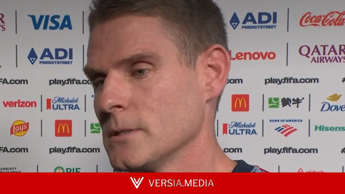 England assistant manager Anthony Barry in tears in half-time interview vs France at World Cup