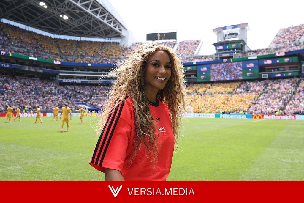 Why was popstar Ciara on the pitch before United States vs Australia?