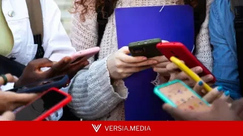 Starmer set to ban under-16s from major social media platforms — Sport | Versia.media