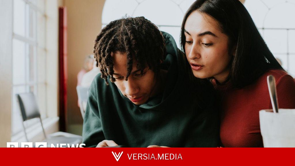 Under-16s to be banned from TikTok, YouTube and other social media by next spring, Starmer says — Sport | Versia.media