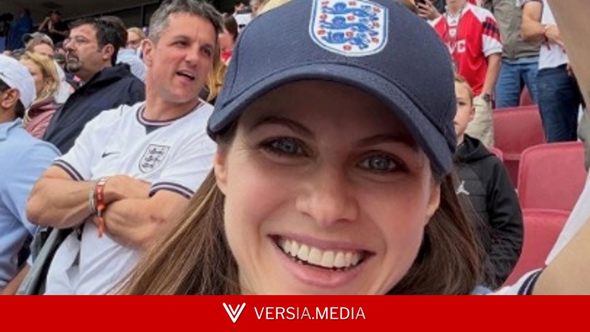 Alexandra Daddario stuns in England strip as fans say it's 'best kit has ever looked'