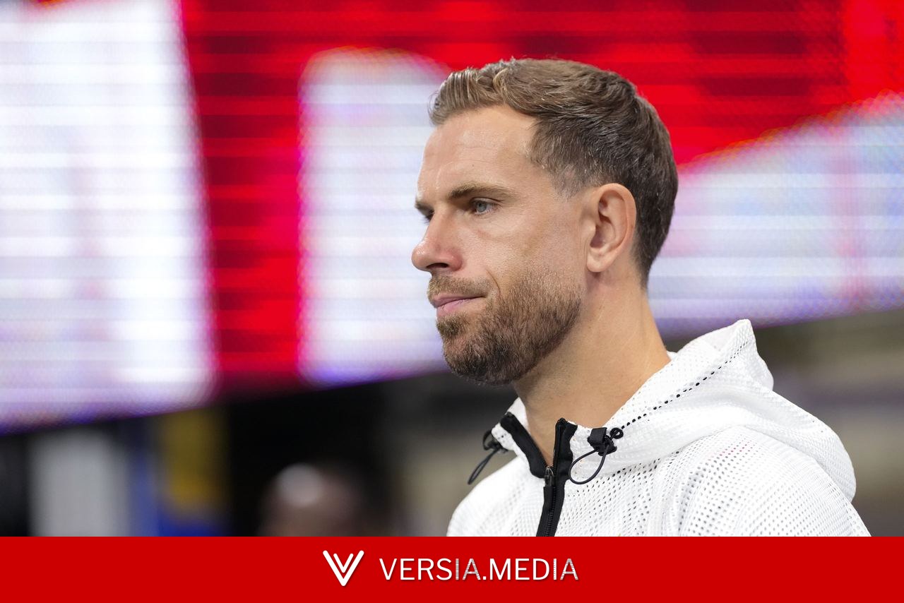 Jordan Henderson provides update from hospital bed after surgery on his 'smashed' forearm after freak fall
