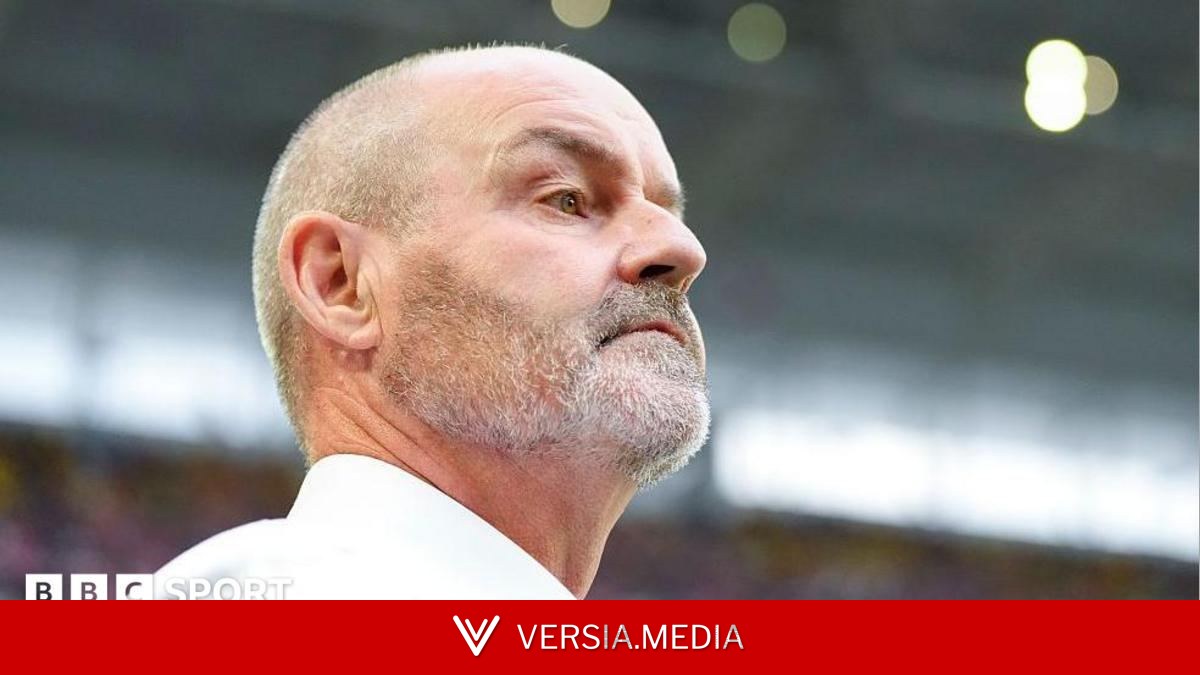 Clarke steps down as Scotland boss after World Cup exit
