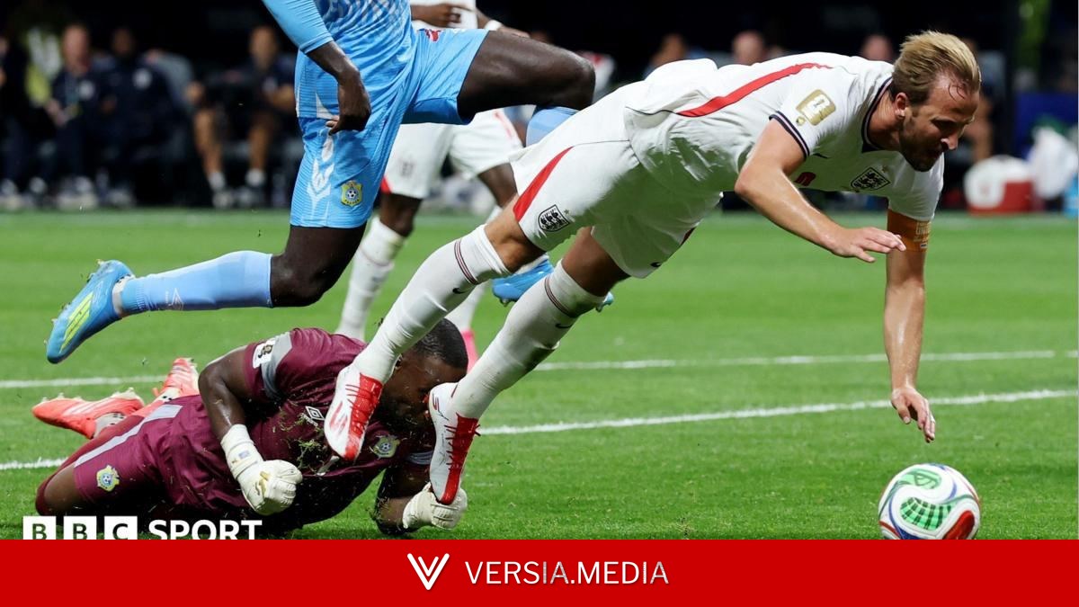Should England have had a penalty for challenge on Kane?