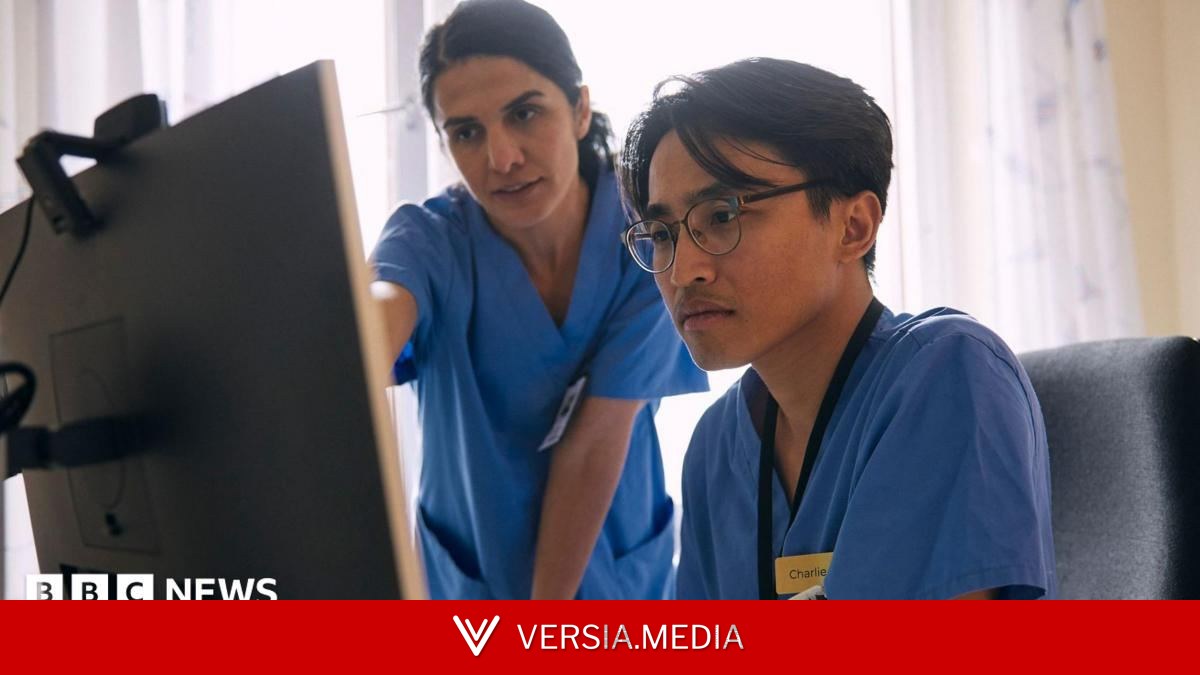 Consultants in England vote in favour of NHS strikes