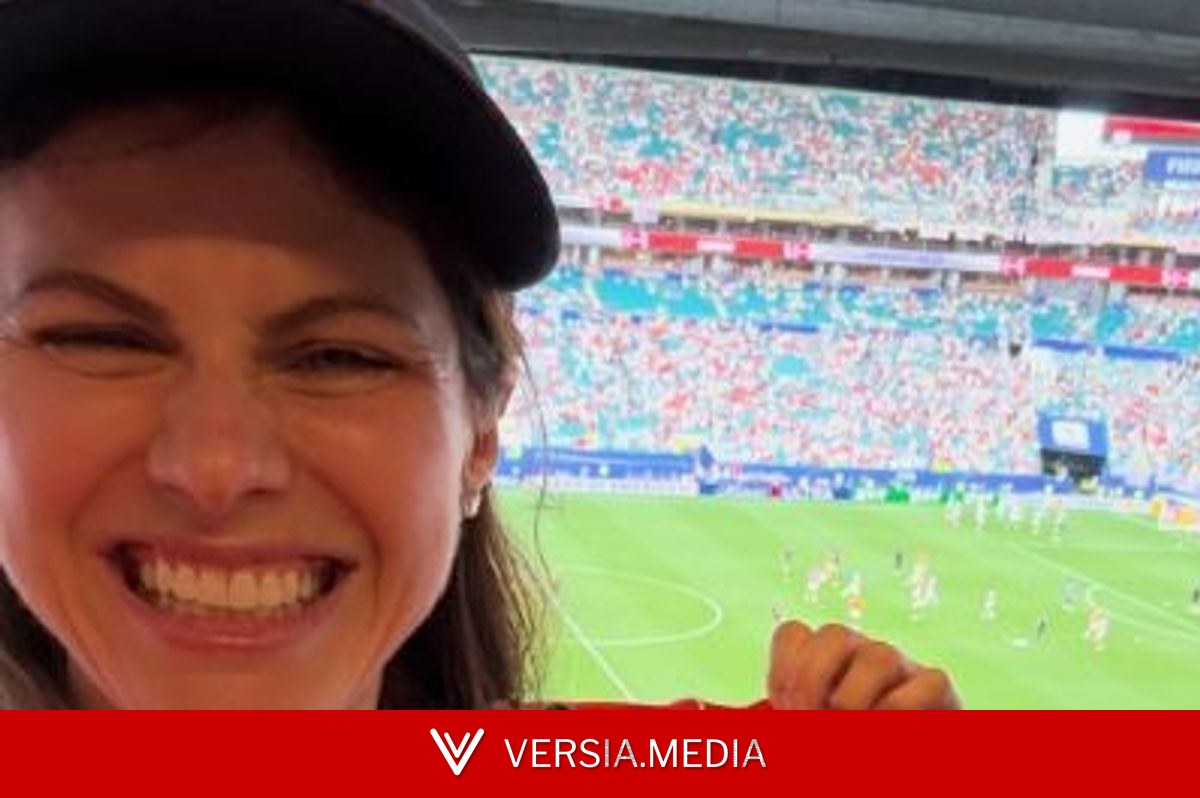 Alexandra Daddario sends fans wild as White Lotus star poses in England kit again