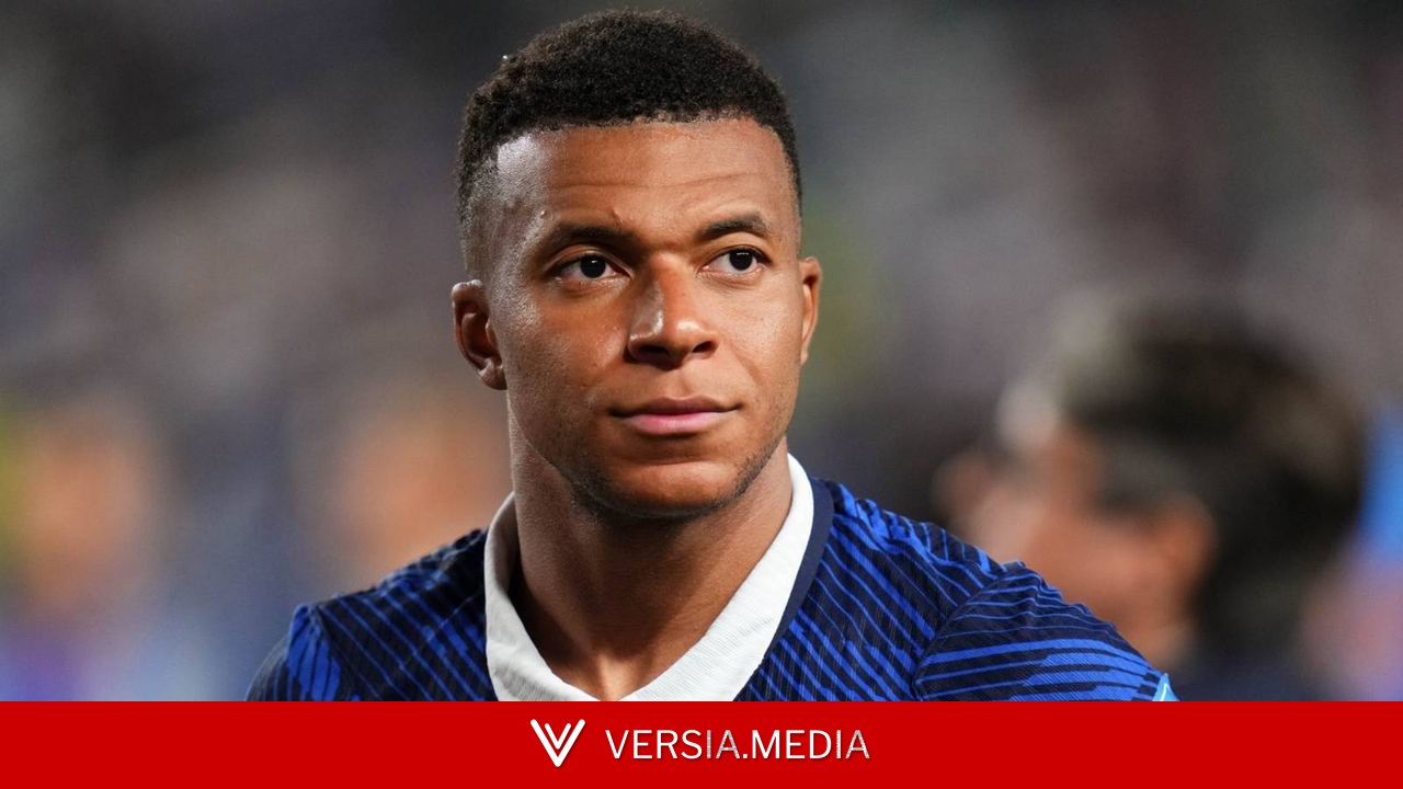 Kylian Mbappe Wearing Special World Cup Shirt That Messi and Ronaldo Can’t Have