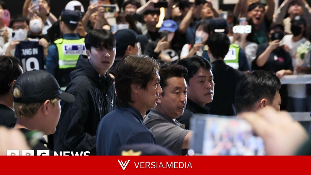 Why are South Korean fans so angry at their football coach?