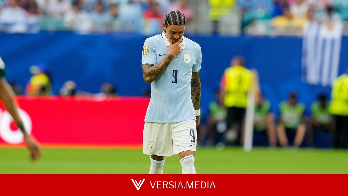 World Cup round up: Liverpool target flops, Iran national anthem booed and Cape Verde heroics