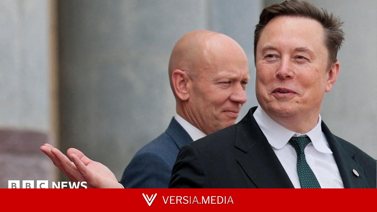 SpaceX share price drops below stock market debut
