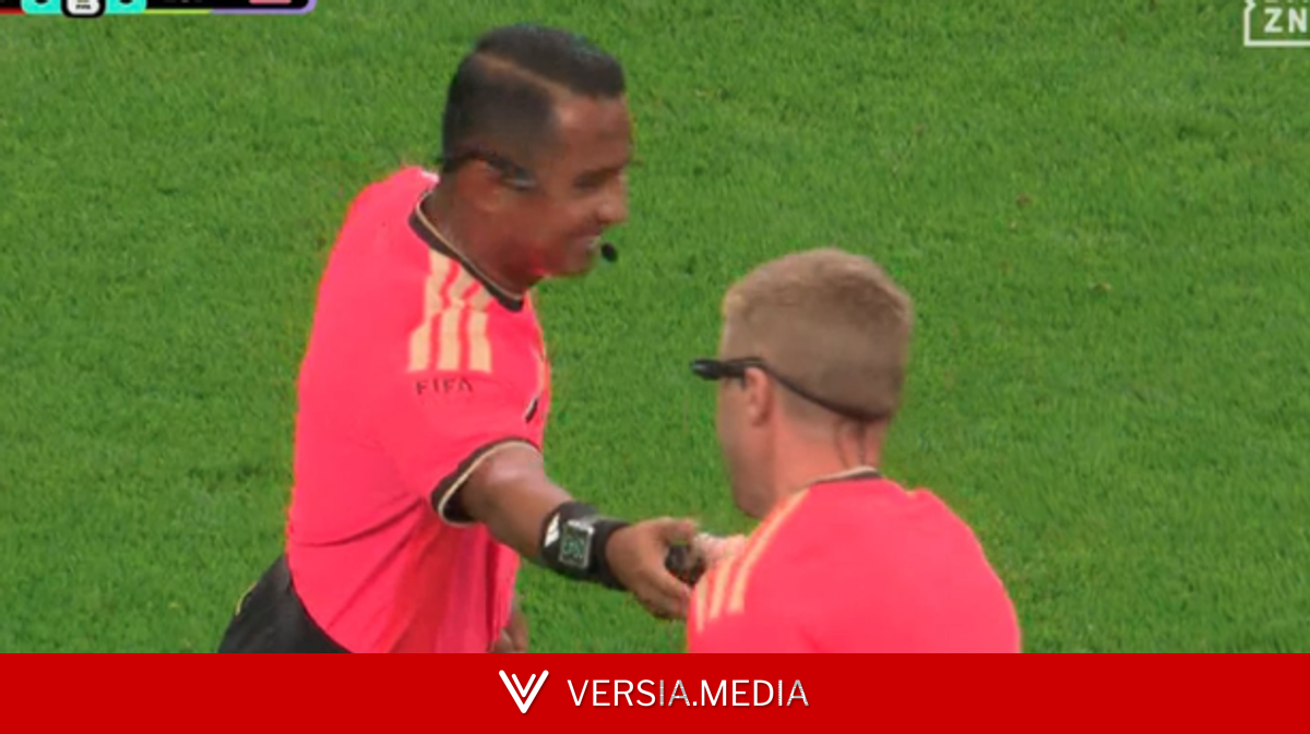 World Cup referee has hilarious mishap as France and Spain's semi-final halted