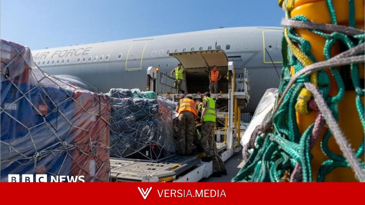 UK search team joins Venezuela earthquake rescue effort