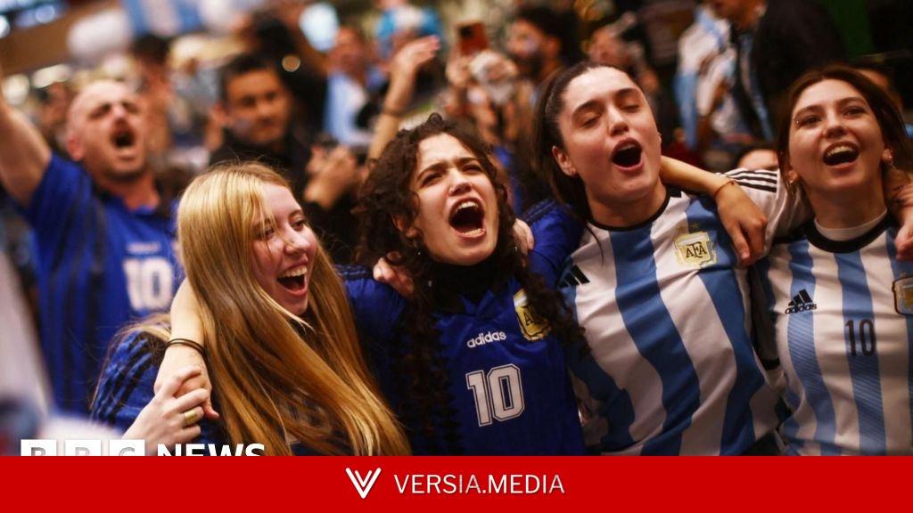 Argentina fans celebrate World Cup win over England