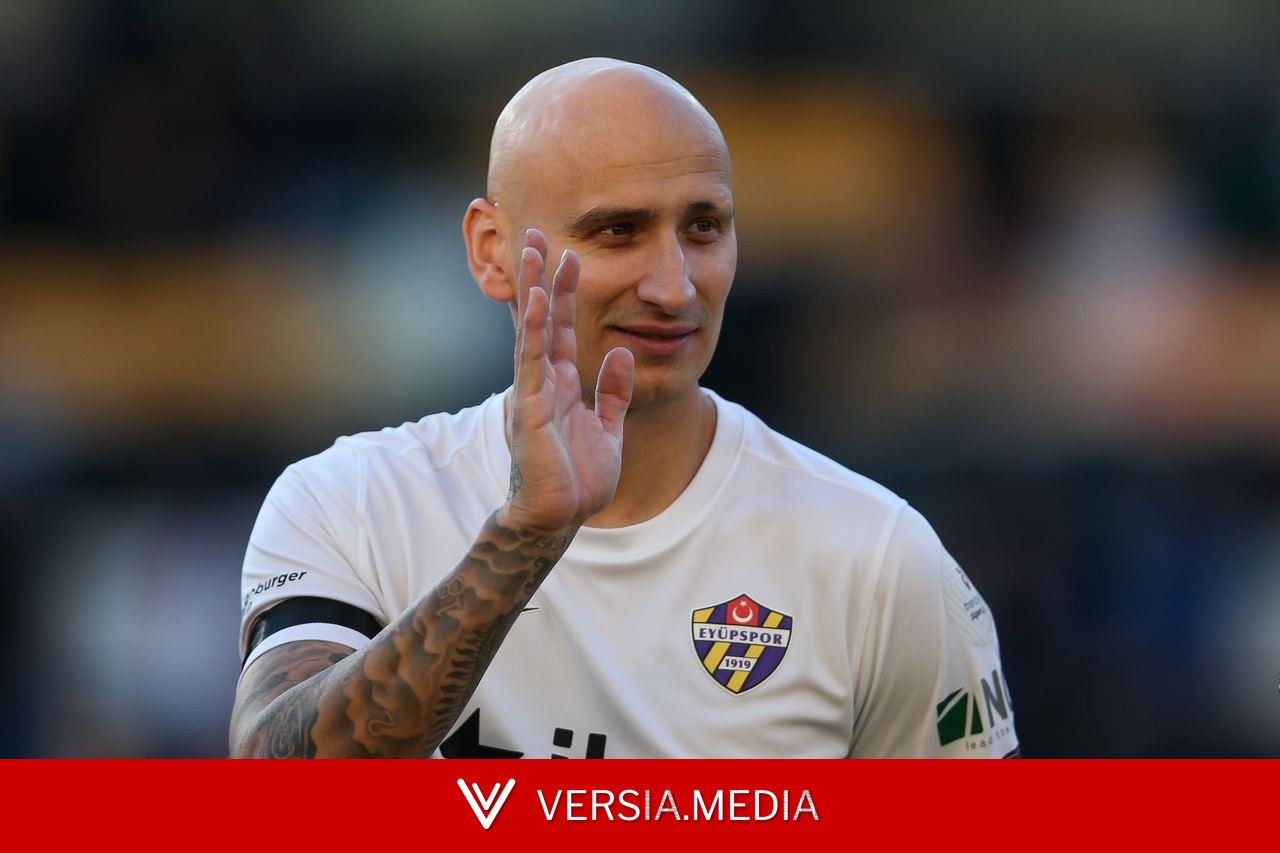 Jonjo Shelvey to star in new Middle East documentary as latest ex-Manchester United signing revealed