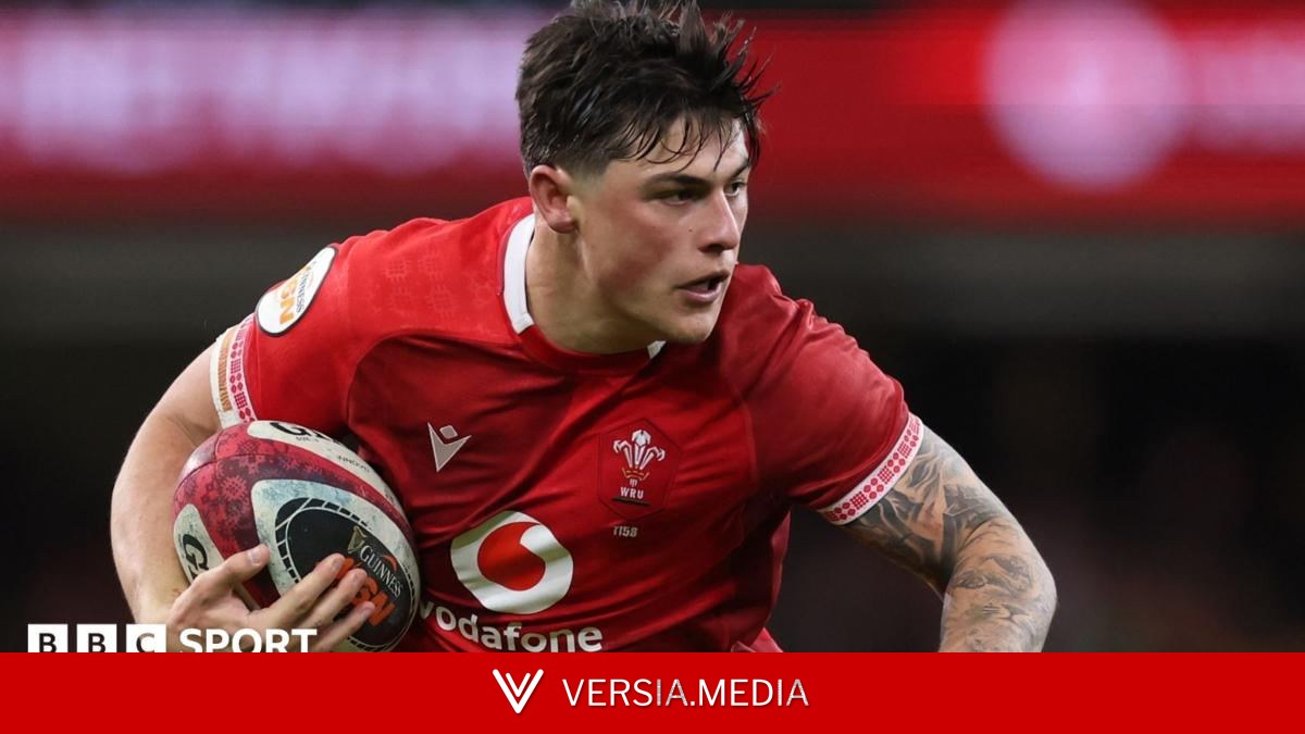 Rees-Zammit reverts to Wales wing for Fiji Test