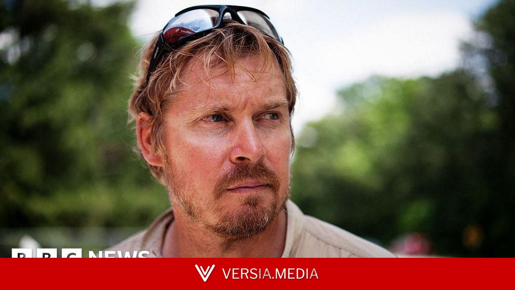 Briton on around-the-world walk since 1998 refused access to Channel Tunnel for final leg