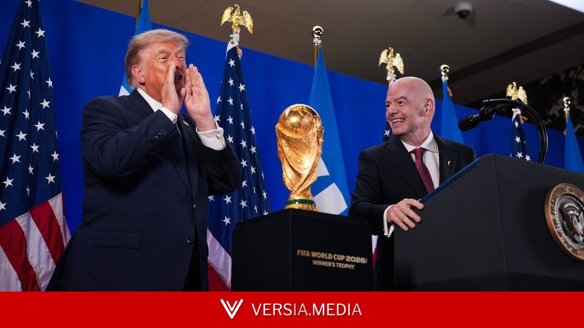 Trump interrupts FIFA president with dig at World Cup chaos