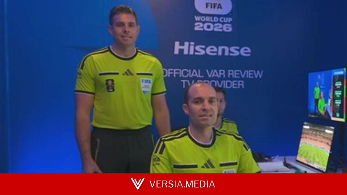 World Cup referee hit with 'white power' accusation as gesture spotted on TV — Sport | Versia.media
