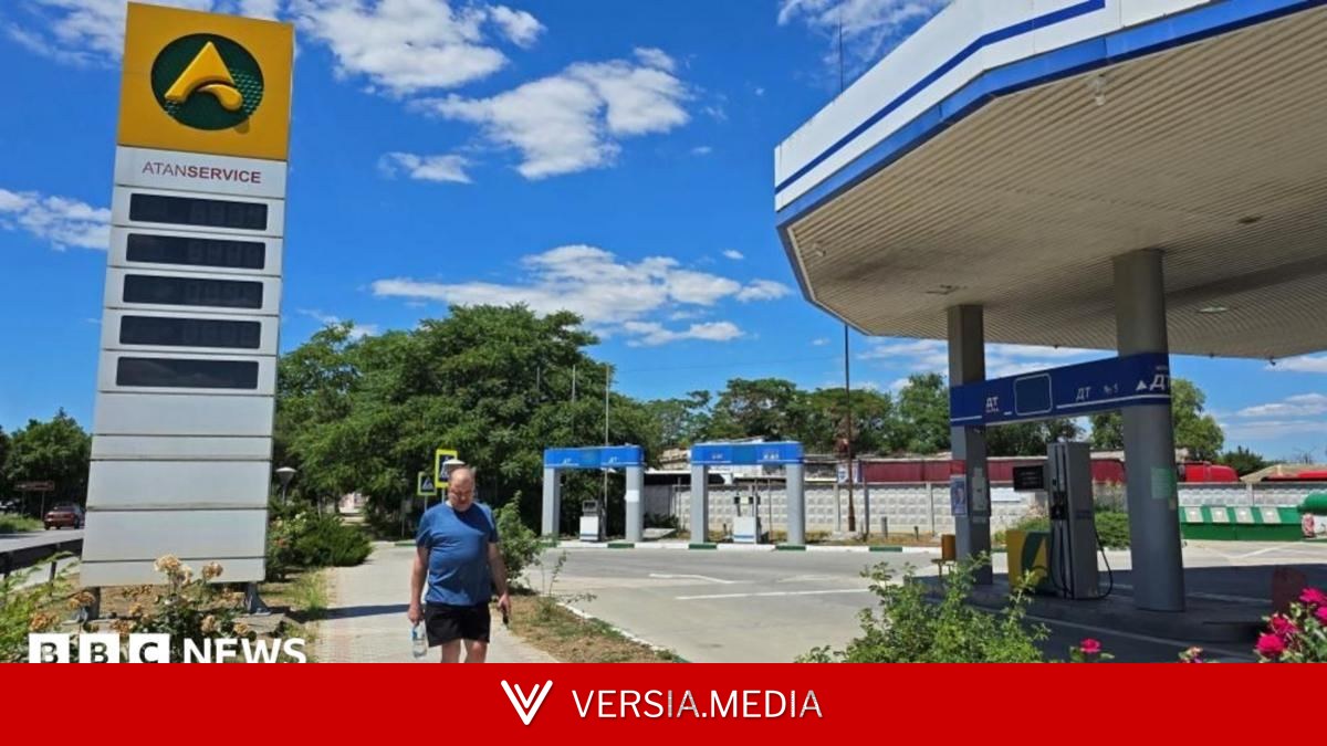 No fuel for sale as Ukraine's blockade of Russian-occupied Crimea takes effect