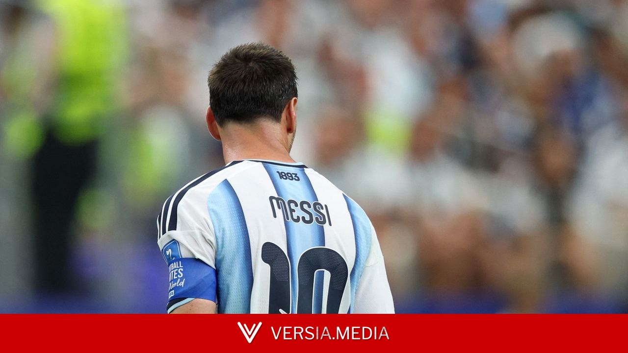 How many more goals has Lionel Messi scored than Cristiano Ronaldo at World Cups?