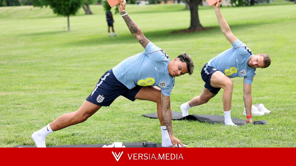 England's stars prepare for key World Cup showdown with secret weapon – outdoor yoga