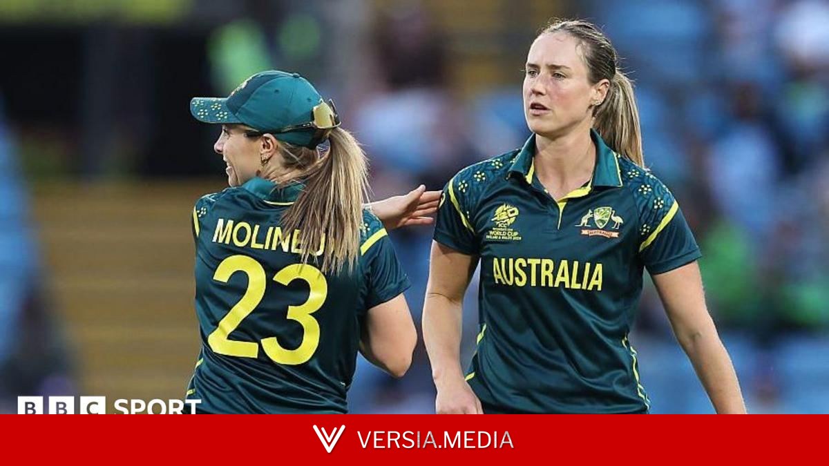 Australia thrash Pakistan to edge closer to semis