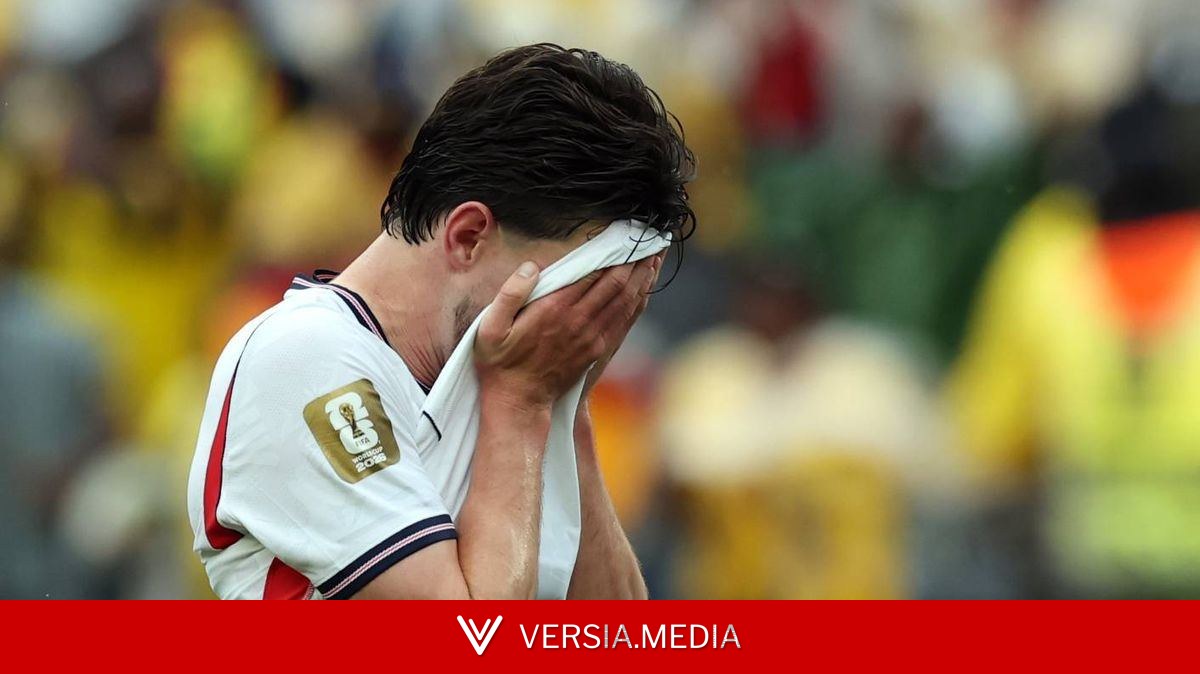 England star sparks huge injury fear as he's spotted with strap after bore Ghana draw