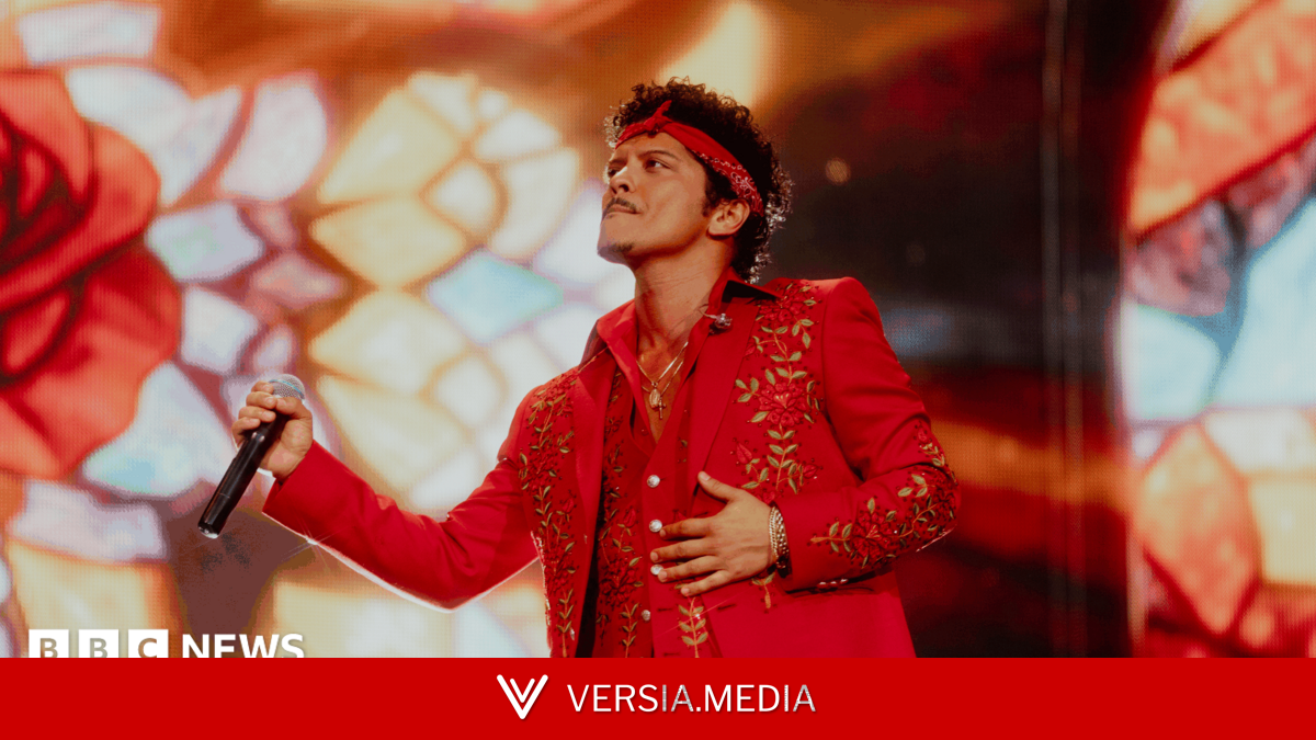 Bruno Mars has an unexpected opening before Wembley party starts