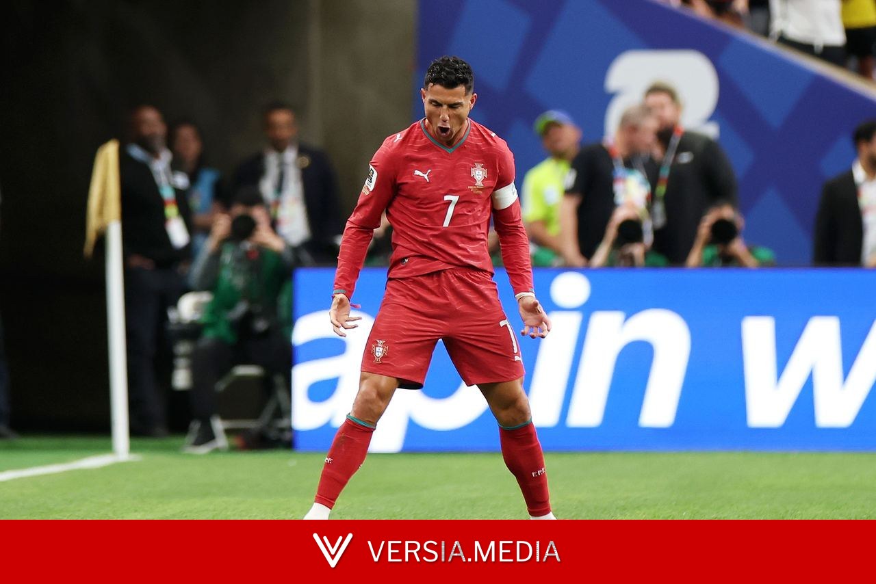 How old is Cristiano Ronaldo?